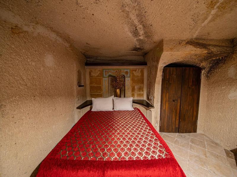 Chelebi Cave House image