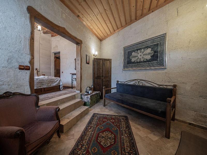 Chelebi Cave House image