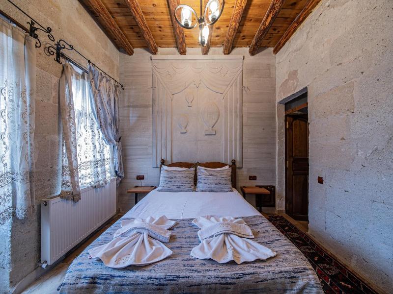 Chelebi Cave House image