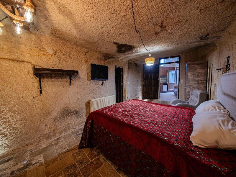 Chelebi Cave House image
