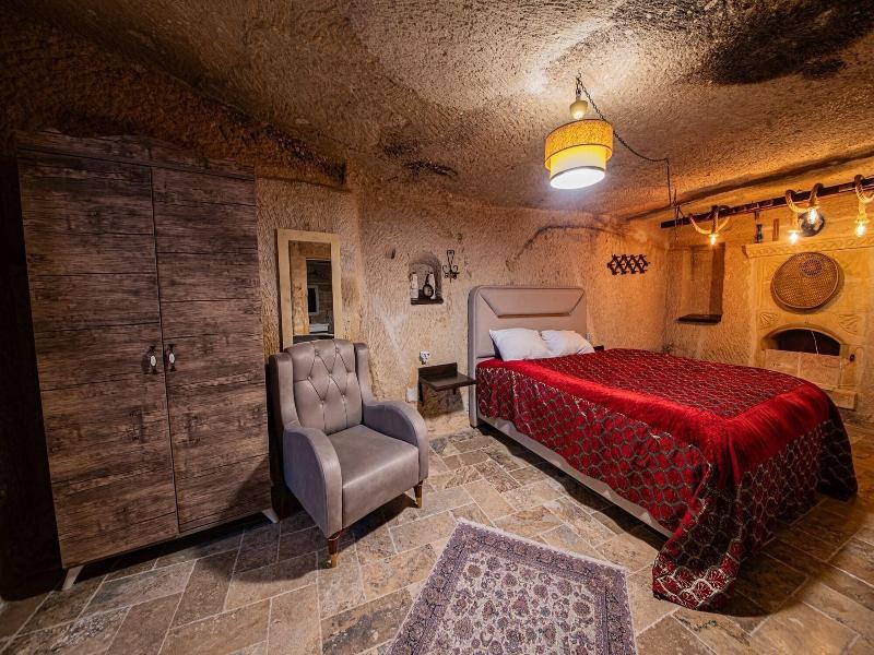 Chelebi Cave House image