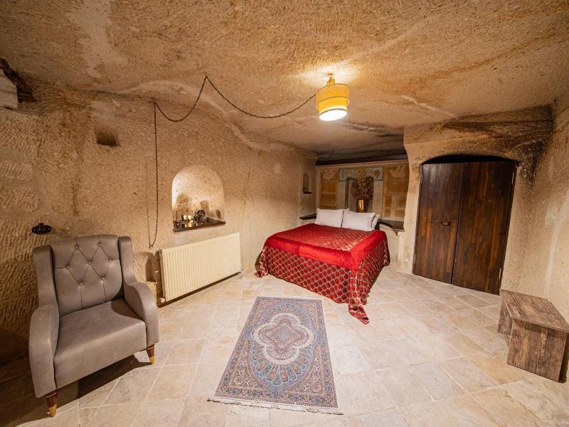 Chelebi Cave House image