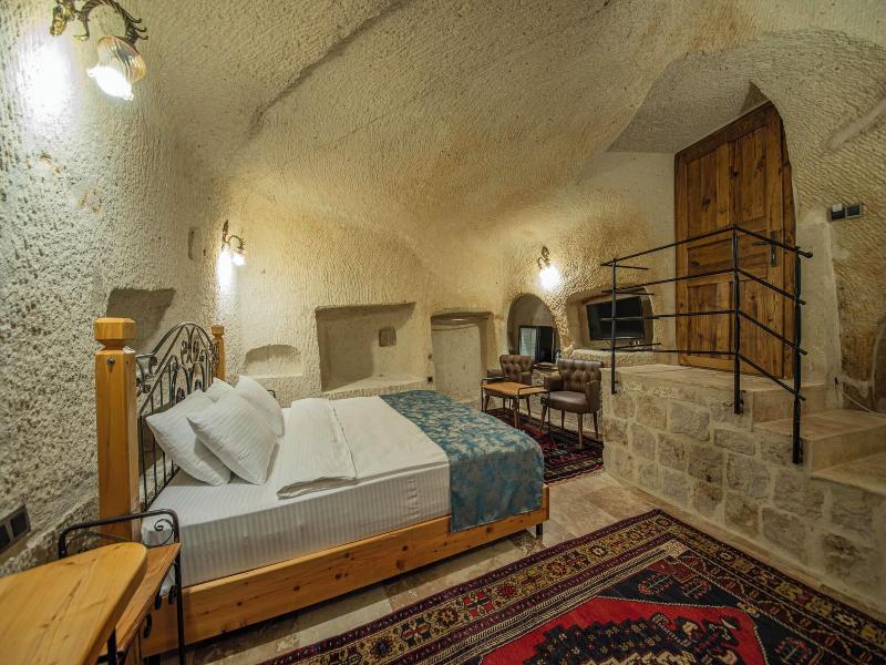 Chelebi Cave House image