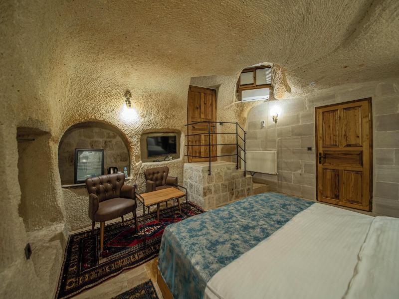 Chelebi Cave House image