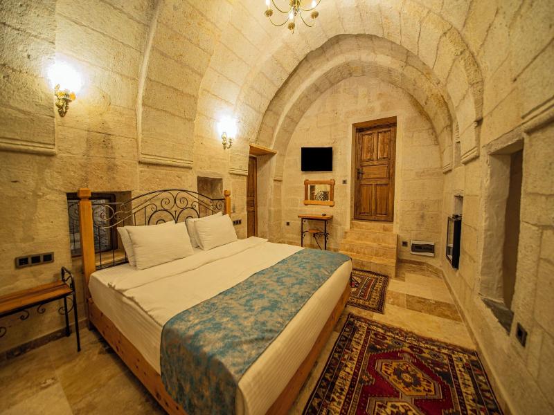 Chelebi Cave House image
