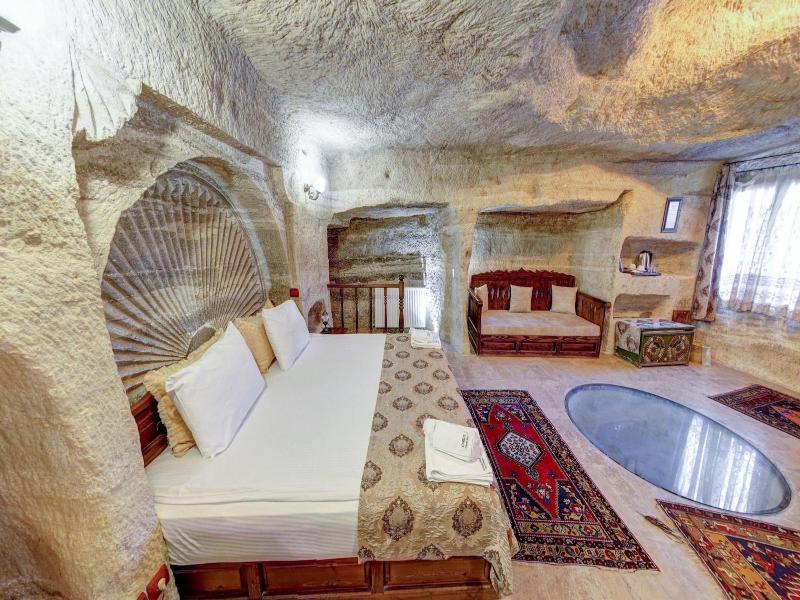 Chelebi Cave House image