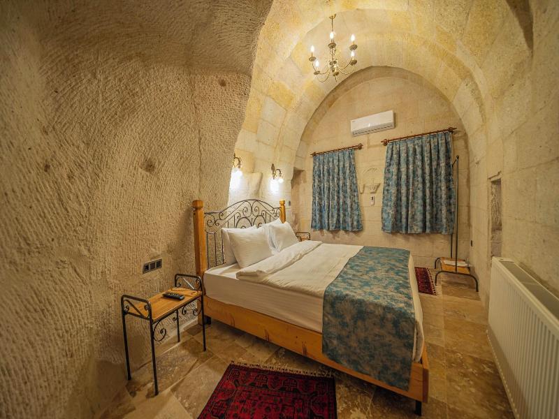 Chelebi Cave House image