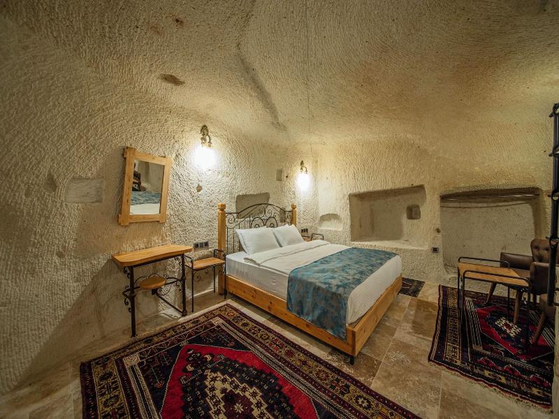 Chelebi Cave House image