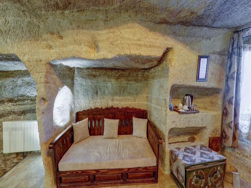Chelebi Cave House image