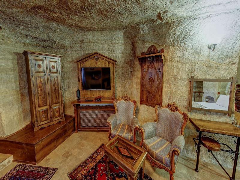 Chelebi Cave House image