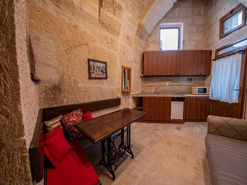Chelebi Cave House image