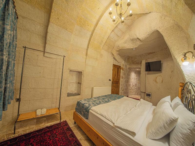 Chelebi Cave House image