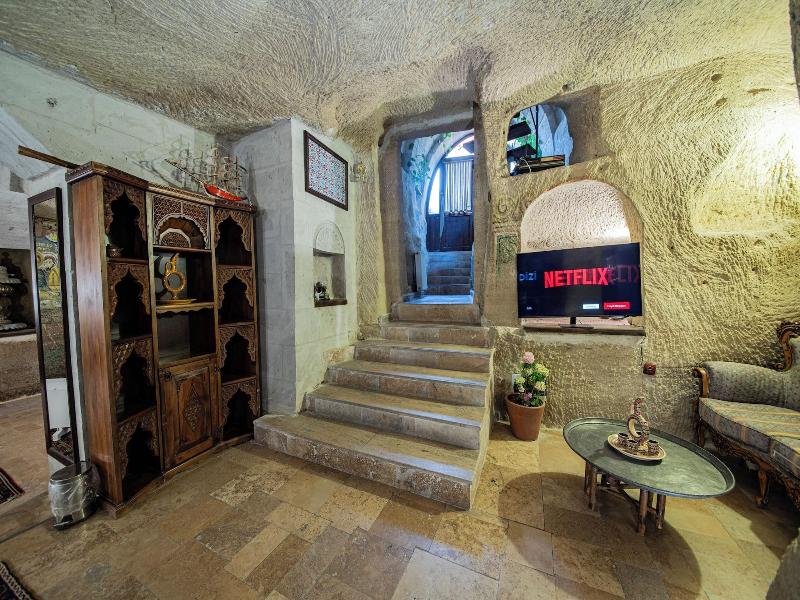 Chelebi Cave House image