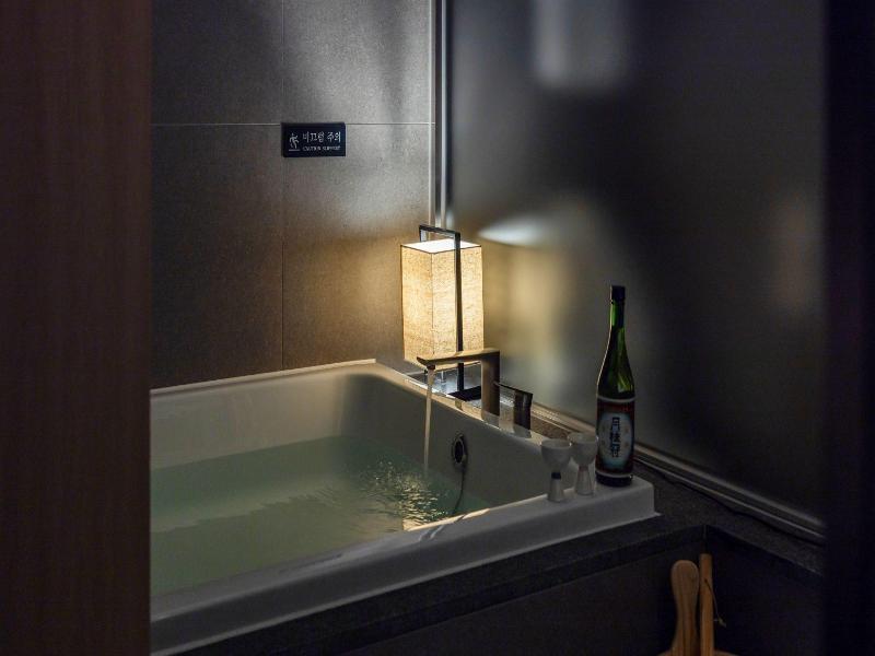 Anook Resort Spa Busan Haeundae image