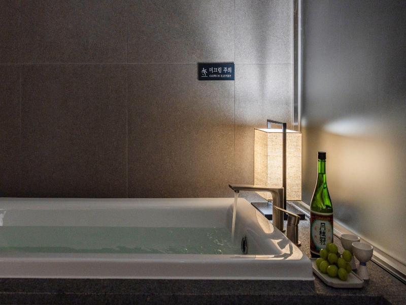 Anook Resort Spa Busan Haeundae image