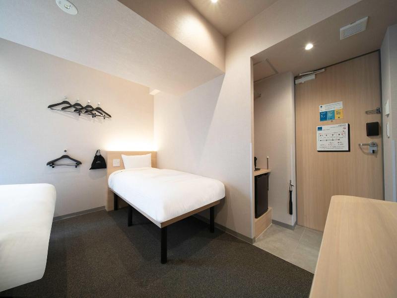 Hop Inn Tokyo Ueno image