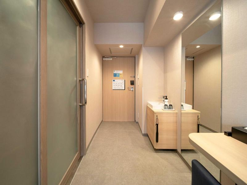 Hop Inn Tokyo Ueno image