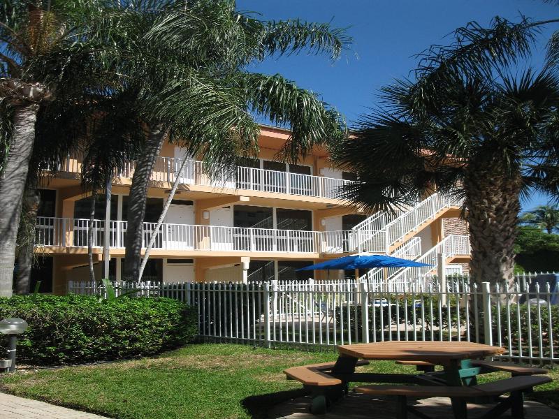 Canada House Pompano Beach image
