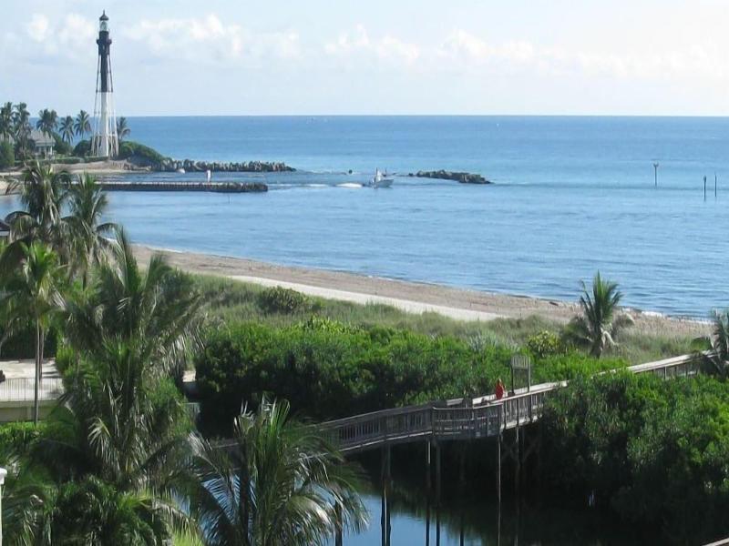 Canada House Pompano Beach image