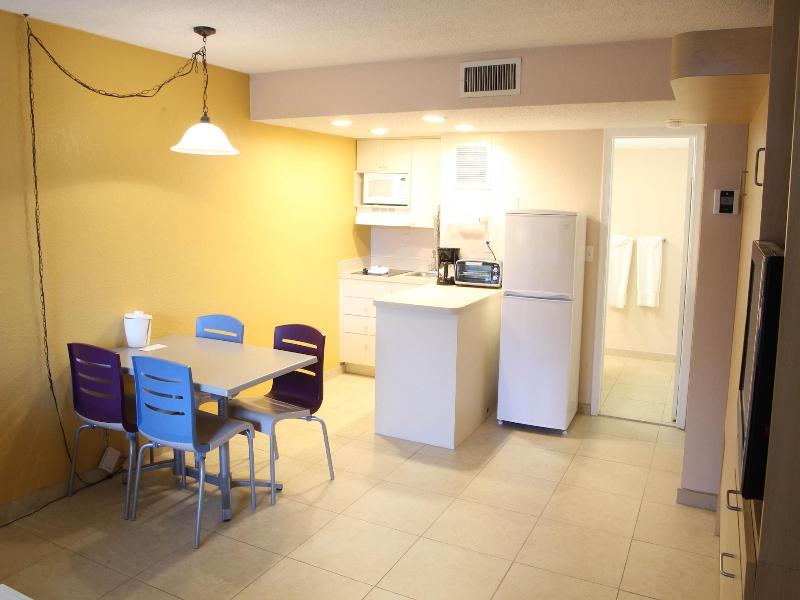 Canada House Pompano Beach image