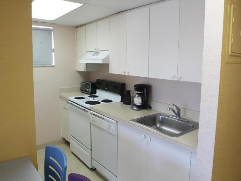Canada House Pompano Beach image