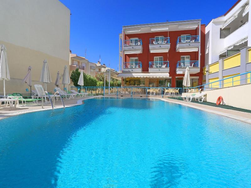 Summer Dream Hotel