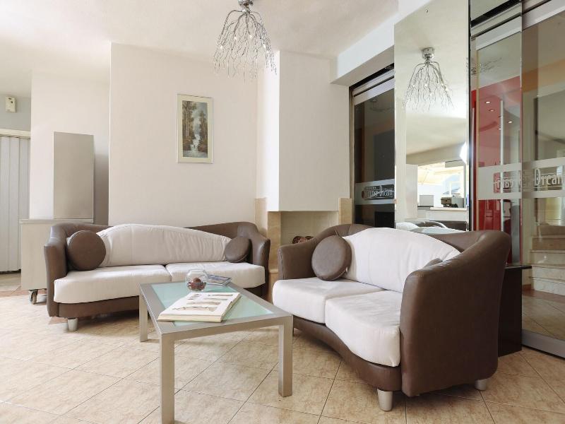 Summer Dream Hotel