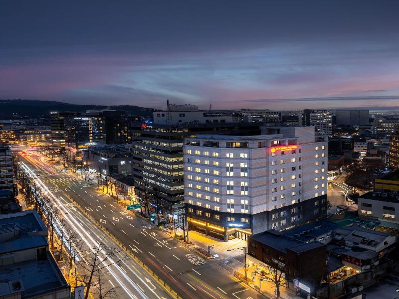The Prima Hotel Jongno image