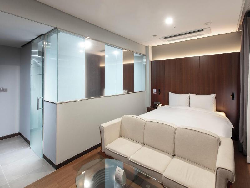 The Prima Hotel Jongno image