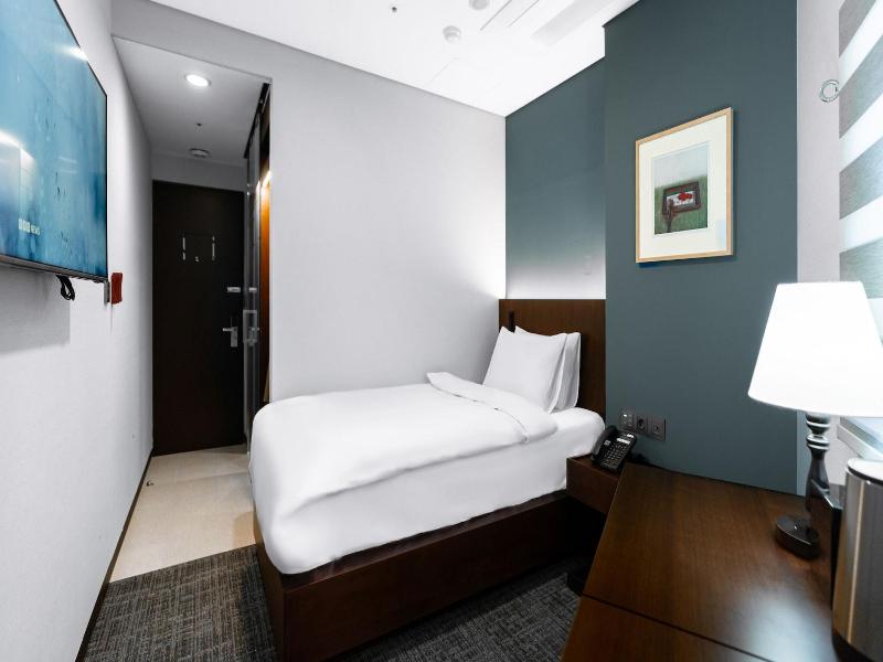 The Prima Hotel Jongno image