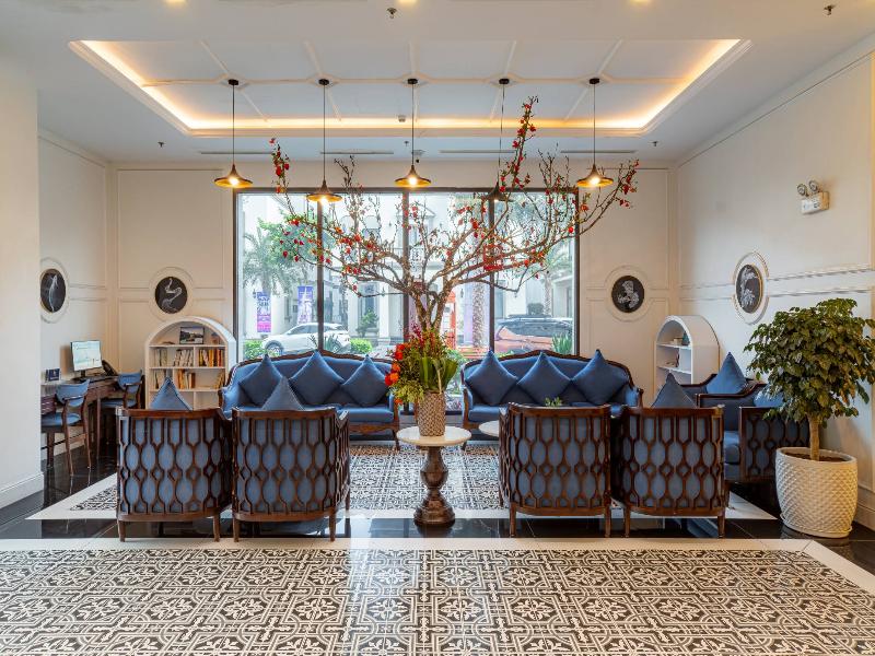 D'lioro Hotel And Resort image
