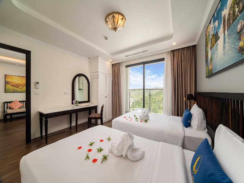 D'lioro Hotel And Resort image