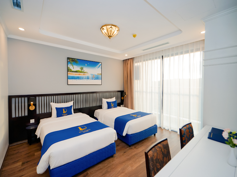 D'lioro Hotel And Resort image