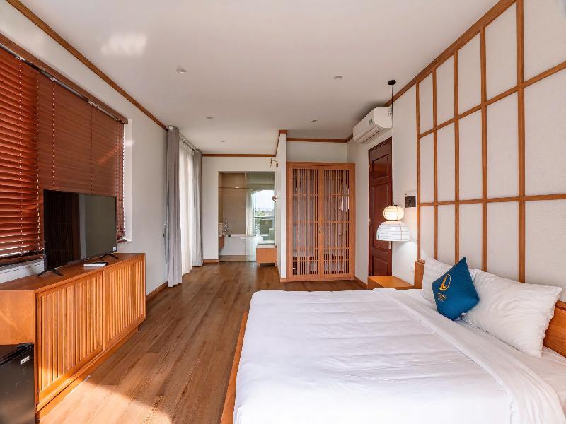 D'lioro Hotel And Resort image