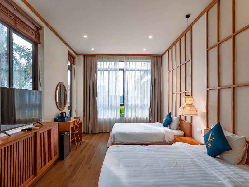 D'lioro Hotel And Resort image