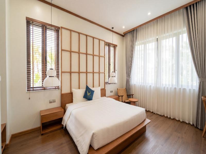 D'lioro Hotel And Resort image