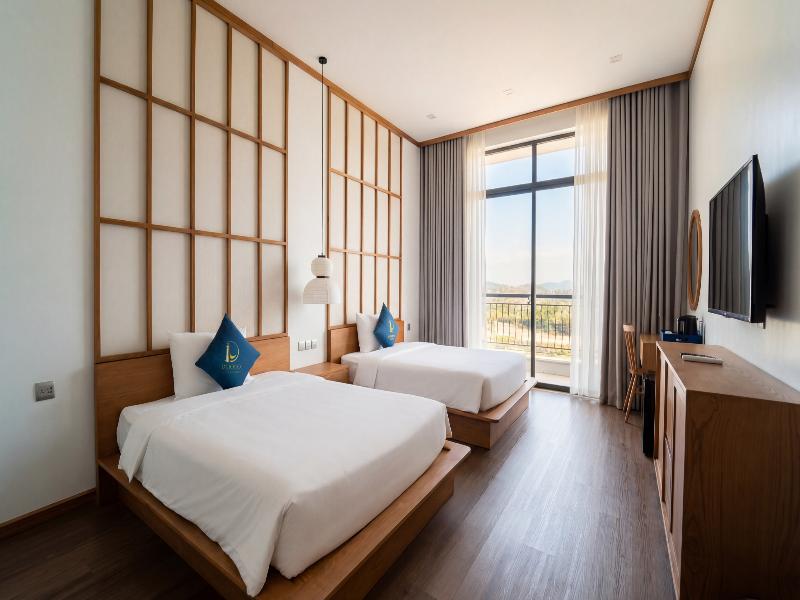 D'lioro Hotel And Resort image