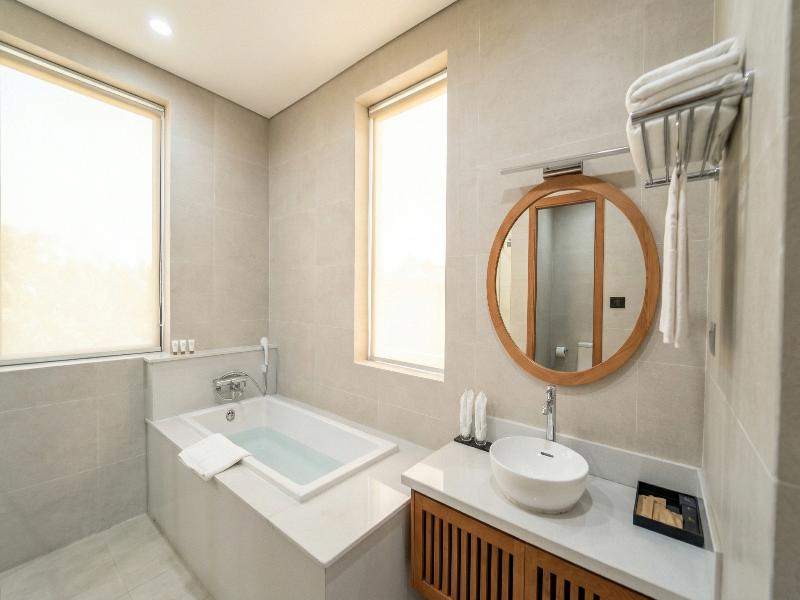 D'lioro Hotel And Resort image
