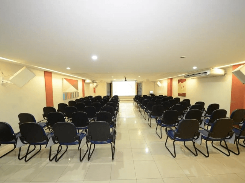 Rede Andrade Gv Center — view