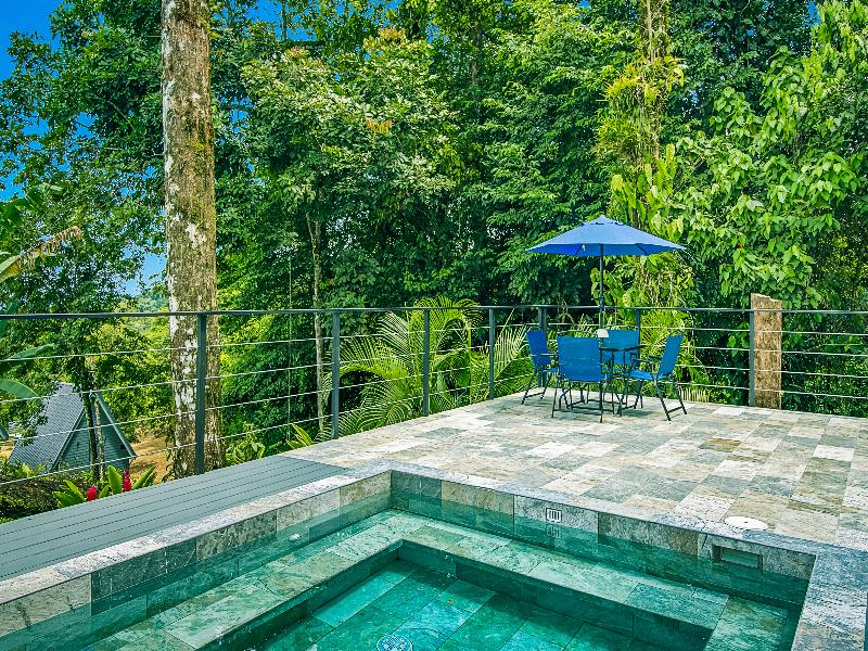Junglo Resort & Spa image