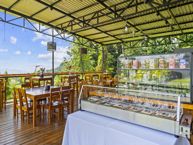 Junglo Resort & Spa image