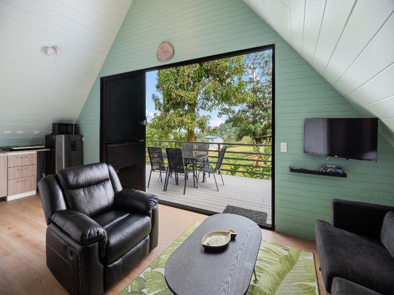 Junglo Resort & Spa image