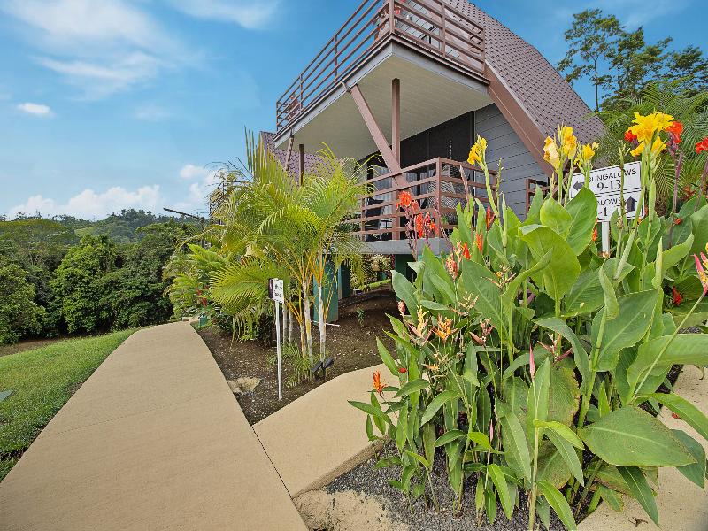 Junglo Resort And Spa image