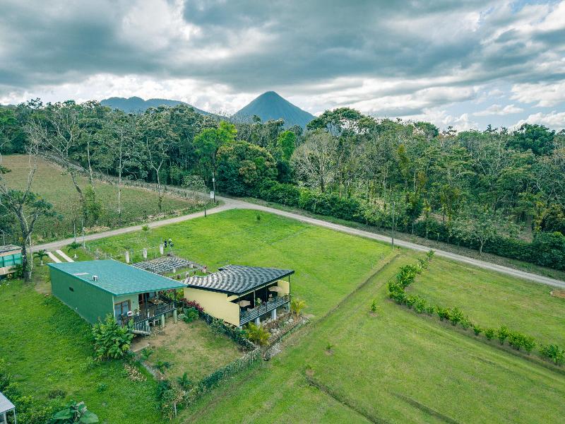 Junglo Resort And Spa image
