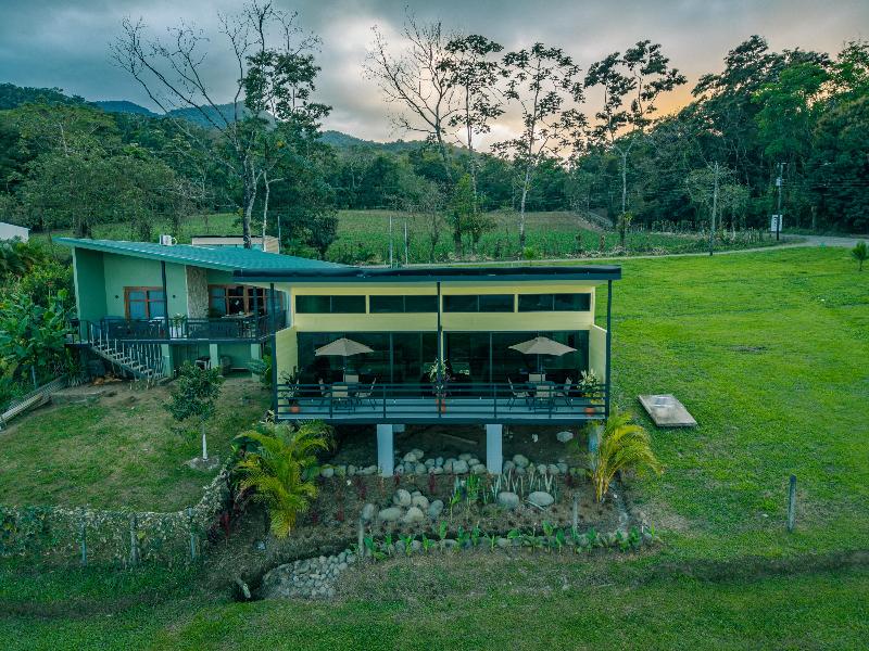 Junglo Resort And Spa image