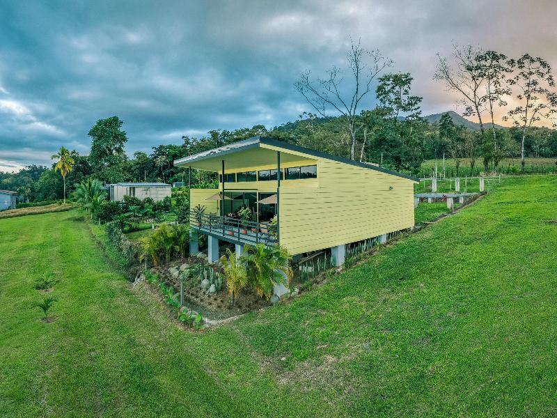 Junglo Resort And Spa image