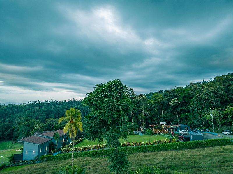 Junglo Resort And Spa image