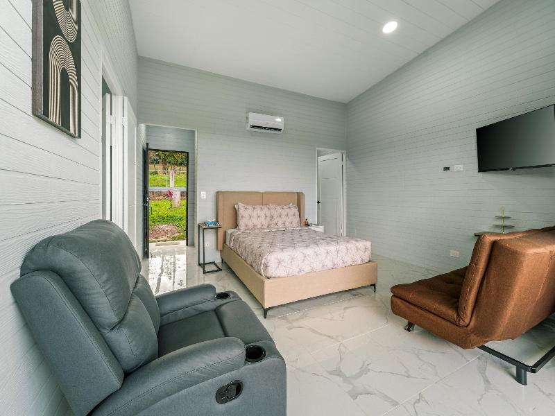 Junglo Resort & Spa image