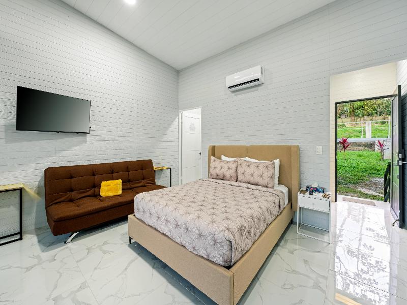 Junglo Resort & Spa image