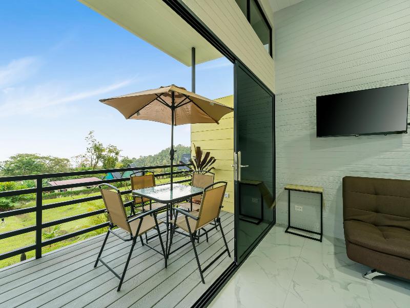 Junglo Resort & Spa image